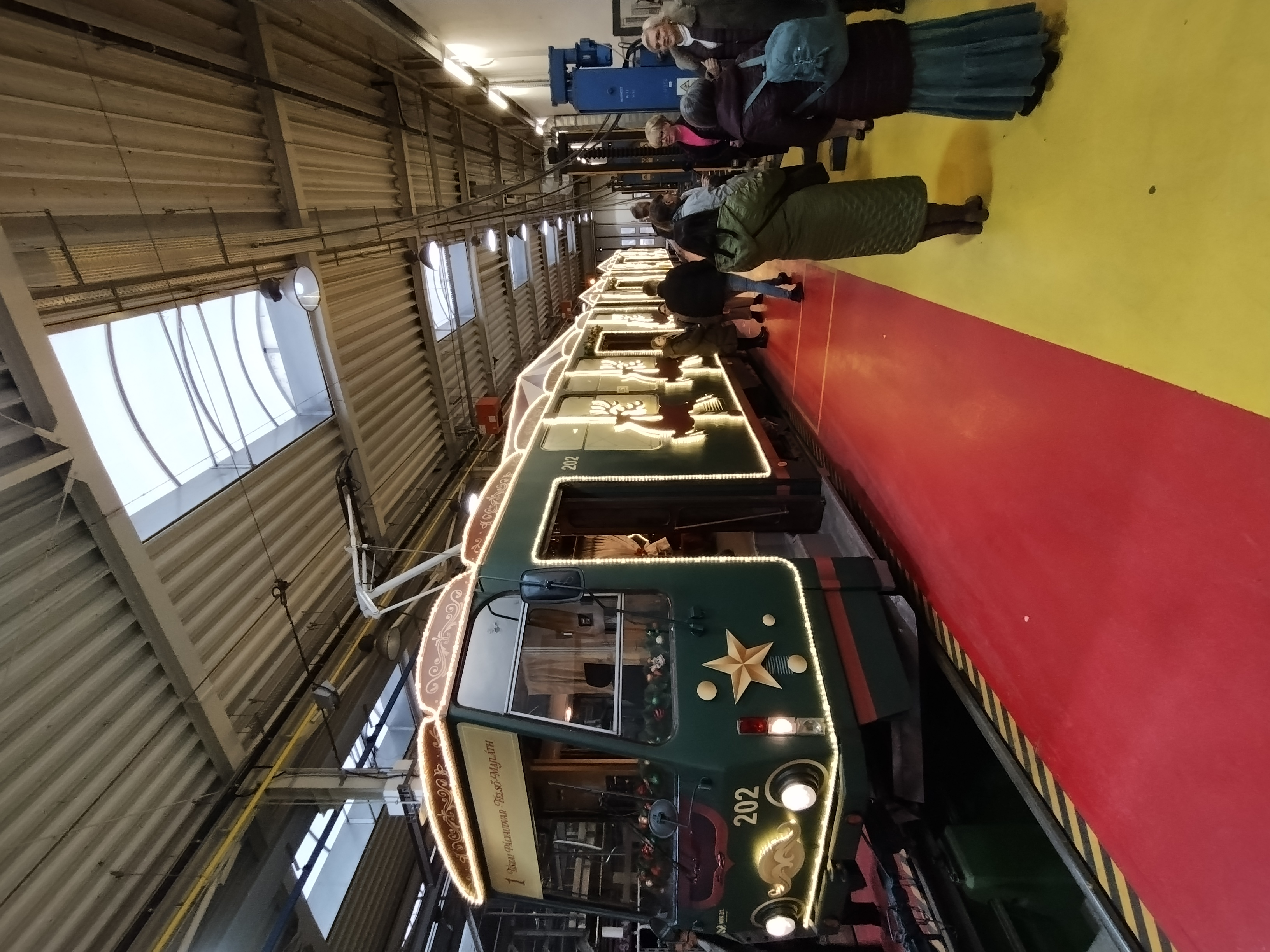 Advent tram25.jpg