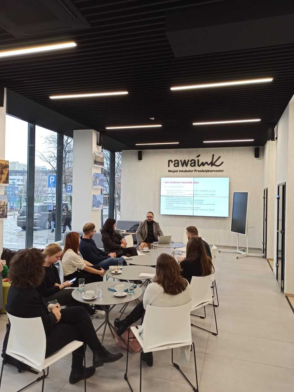 spotkanie z MORAWSKO-ŚLĄSKIM CENTRUM INOWACJI Z OSTRAWY W Miejskim Inkubatorze Przedsiębiorczości Rawa.Inkw 22.05.2024.jpg